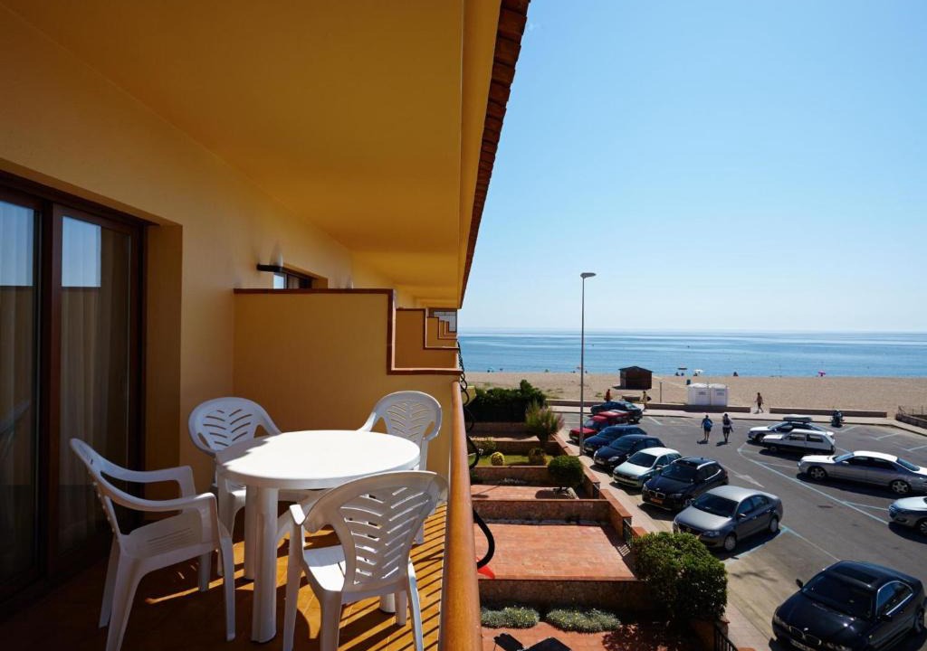 Pals Apartment | Apartment Les Dunes 2 dorm by Interhome