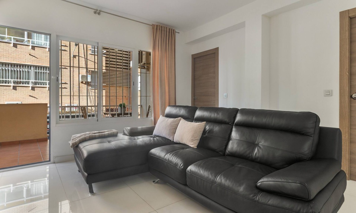 Cruz de Humilladero Apartment | Apartment 'Malaga Vialia Zona Esta Ave- Zona' with Balcony, Wi-Fi and Air Conditioning
