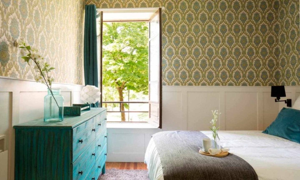 Basauri Apartment | Apartment next to the metro station and a garden