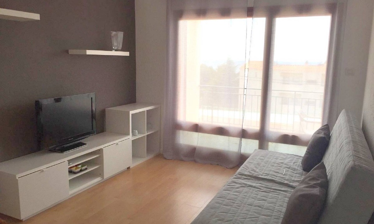 Almadraba-Canyelles Apartment | Apartment on the beach front