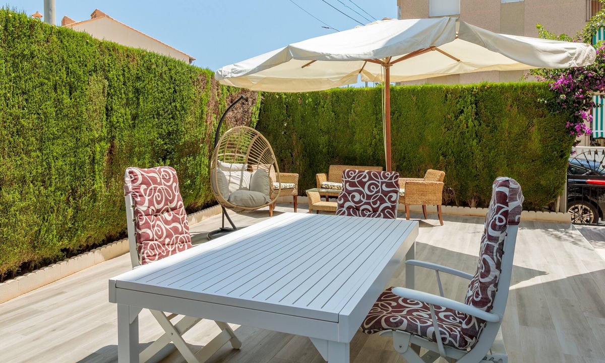 Santa Pola Apartment | Apartment 'Palmera V' with Private Terrace and Private Garden