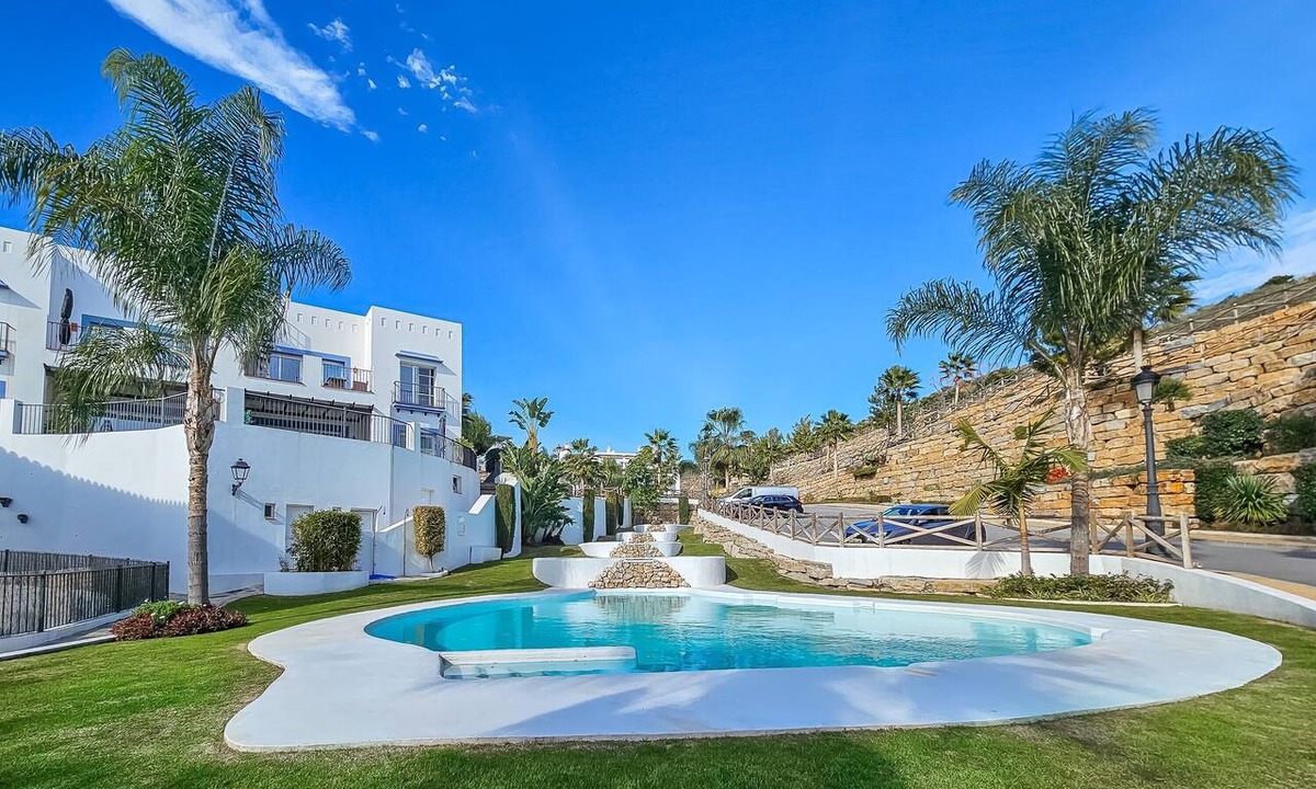 New Golden Mile Apartment | Apartment 'Paraiso Pueblo' with Sea View, Wi-Fi and Air Conditioning