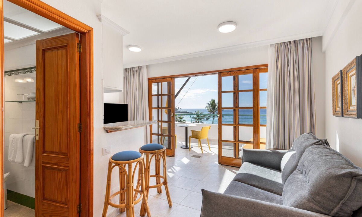 Puerto Naos Apartment | Apartment 'Playa Delphin 305' with Sea View, Balcony and Wi-Fi