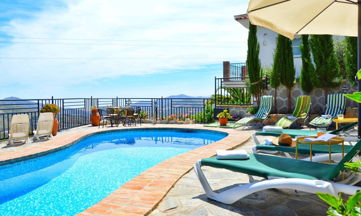 Competa Apartment | Apartment "Reina" with Pool, Hot Tub, and Terrace