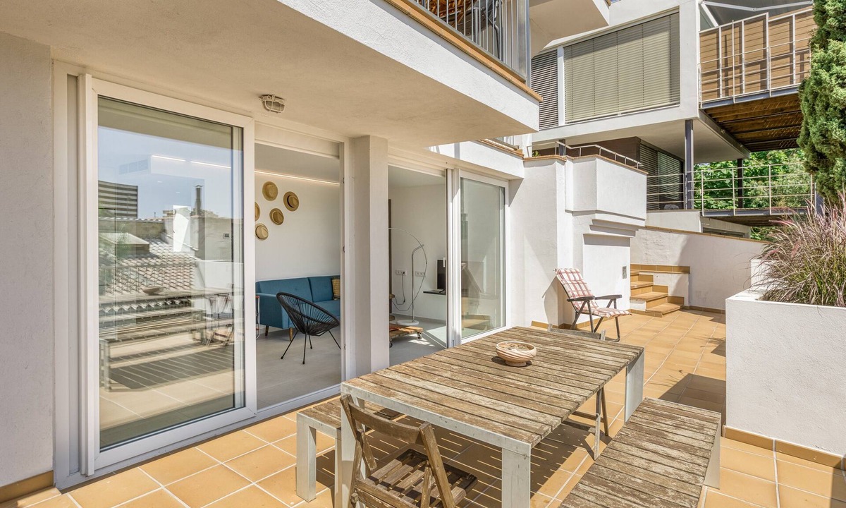 L'Escala Apartment | Apartment with Large Private Terrace near the Sea – Ground Floor