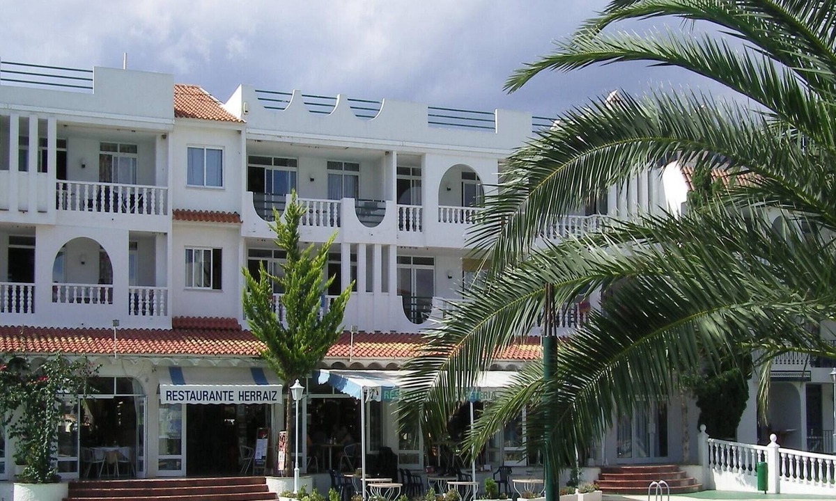Alcossebre Apartment | APCOSTAS - Habitat Playa Romana / One Bedroom and bunk beds