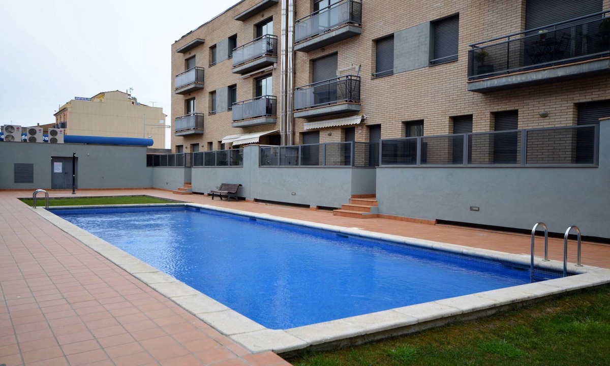 Sant Pere Pescador Apartment | Apt. S Sebastià, B-1 - communal pool and garden, wifi, A/C, big terrace, central location.
