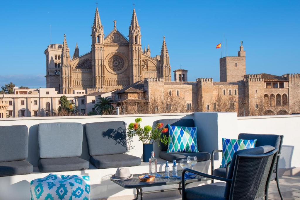 La Llotja-Born House | Apuntadores 8