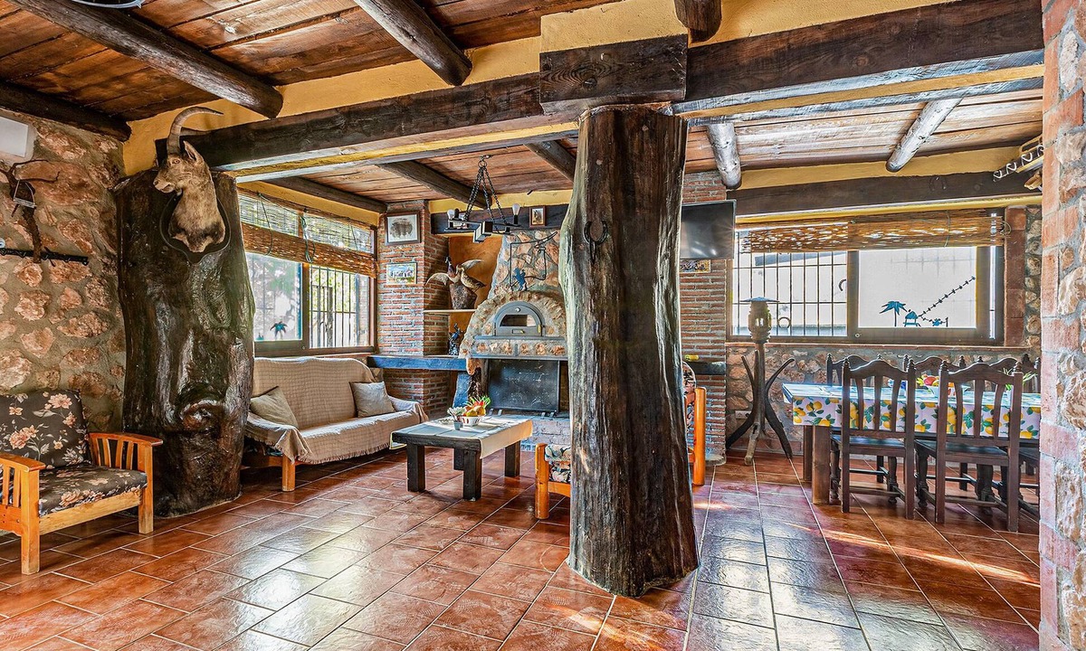 Moclin House | Are you looking for a good vacation home away from the stress of everyday life? Then this house with