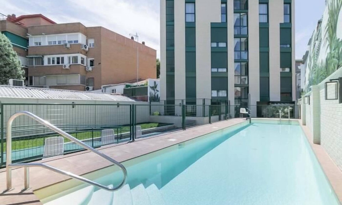 Carabanchel Apartment | Aurora Stays by Charming XIV, Apartment for 4 with free parking