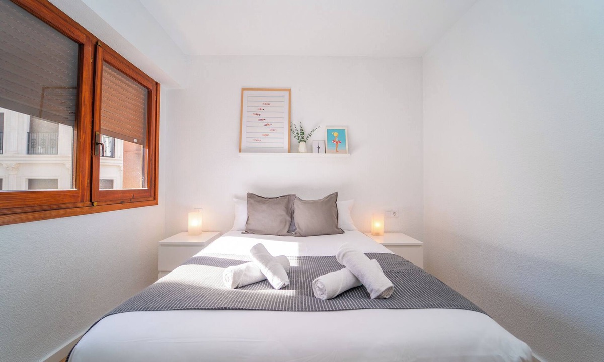 Alicante City Centre Apartment | Authentic Alicante: Central Apartment Near the Beach