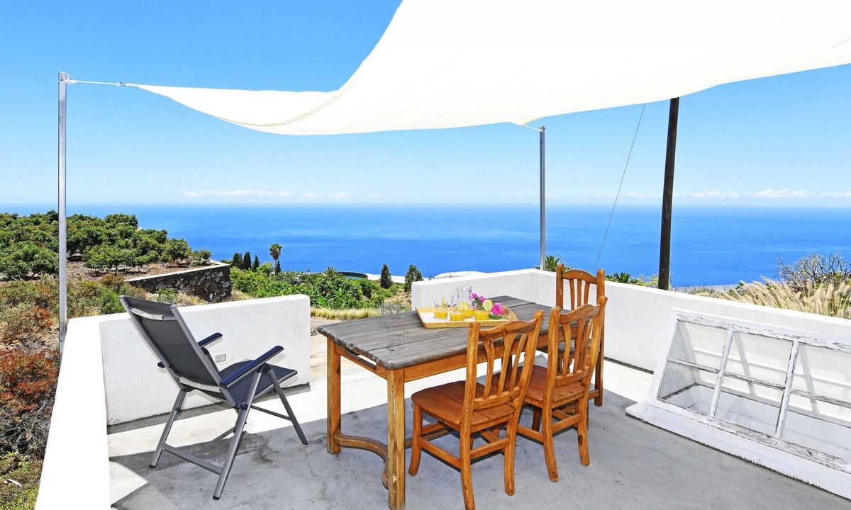 El Jesus Ski Chalet | Authentic Canarian house located in the picturesque surroundings of Tijarafe