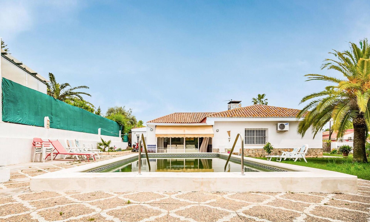 Valencina de la Concepcion House | Awesome home in Valencina de la Concep
