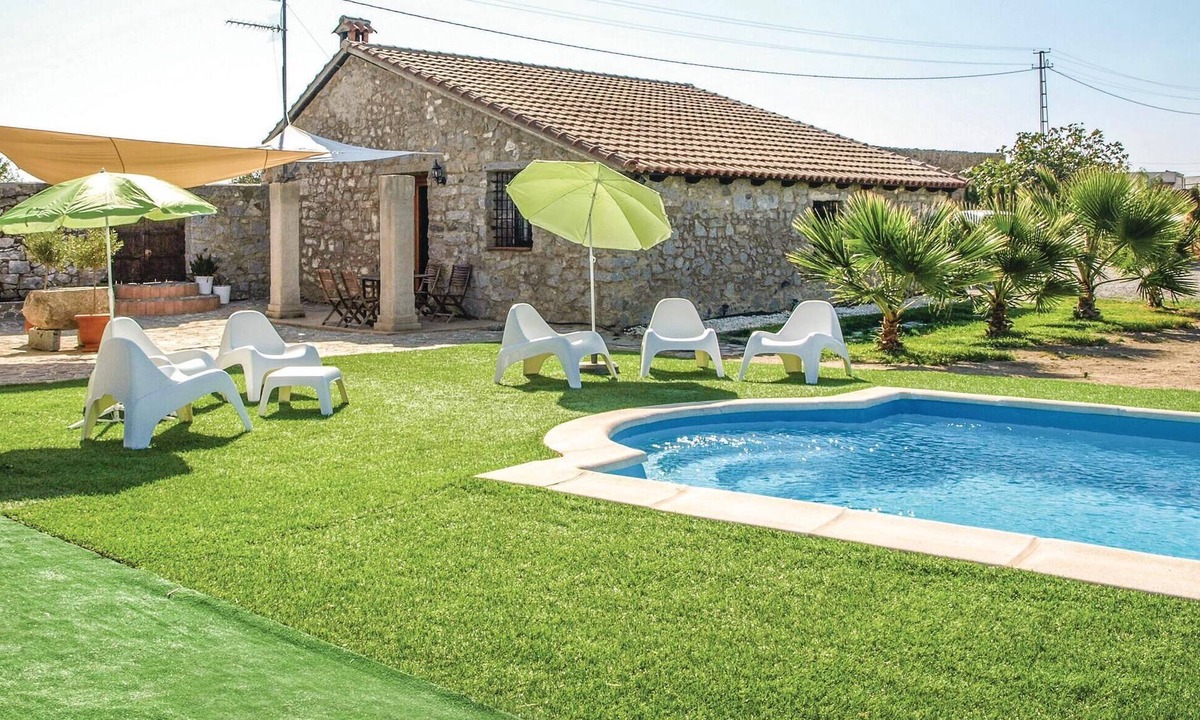 Villanueva del Duque House | Awesome home in Villanueva del Duque