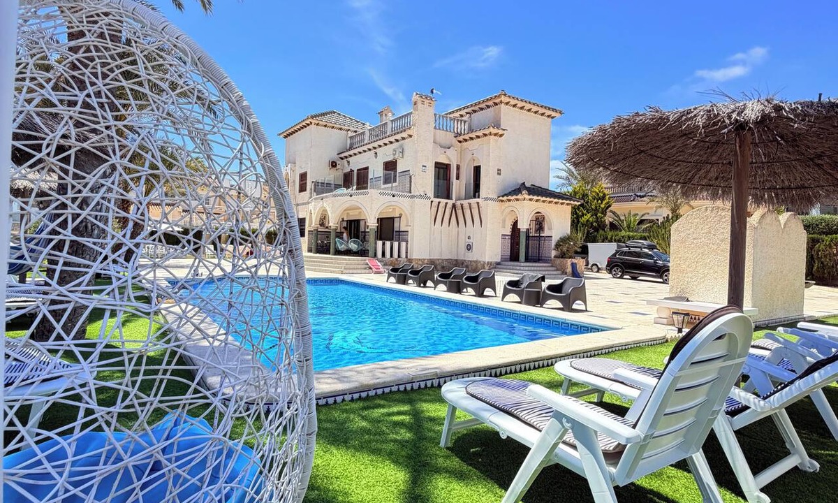 Orihuela Costa House | BABA's House. Charm and serenity right on the water
