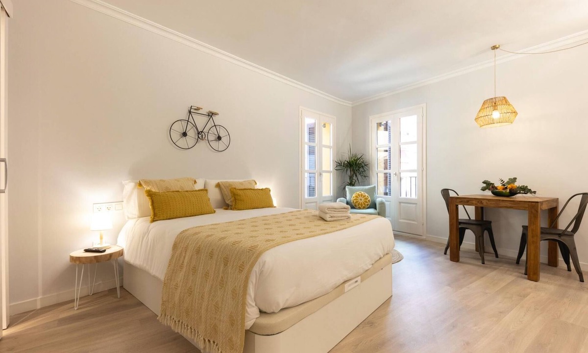 Barri Vell Apartment | Barca Studio 2 - Holiday Apartment Rental in Girona | Bravissimo