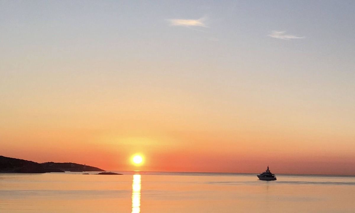 Figueretas House | Beach Life AT ITS Best! Contact for Deals