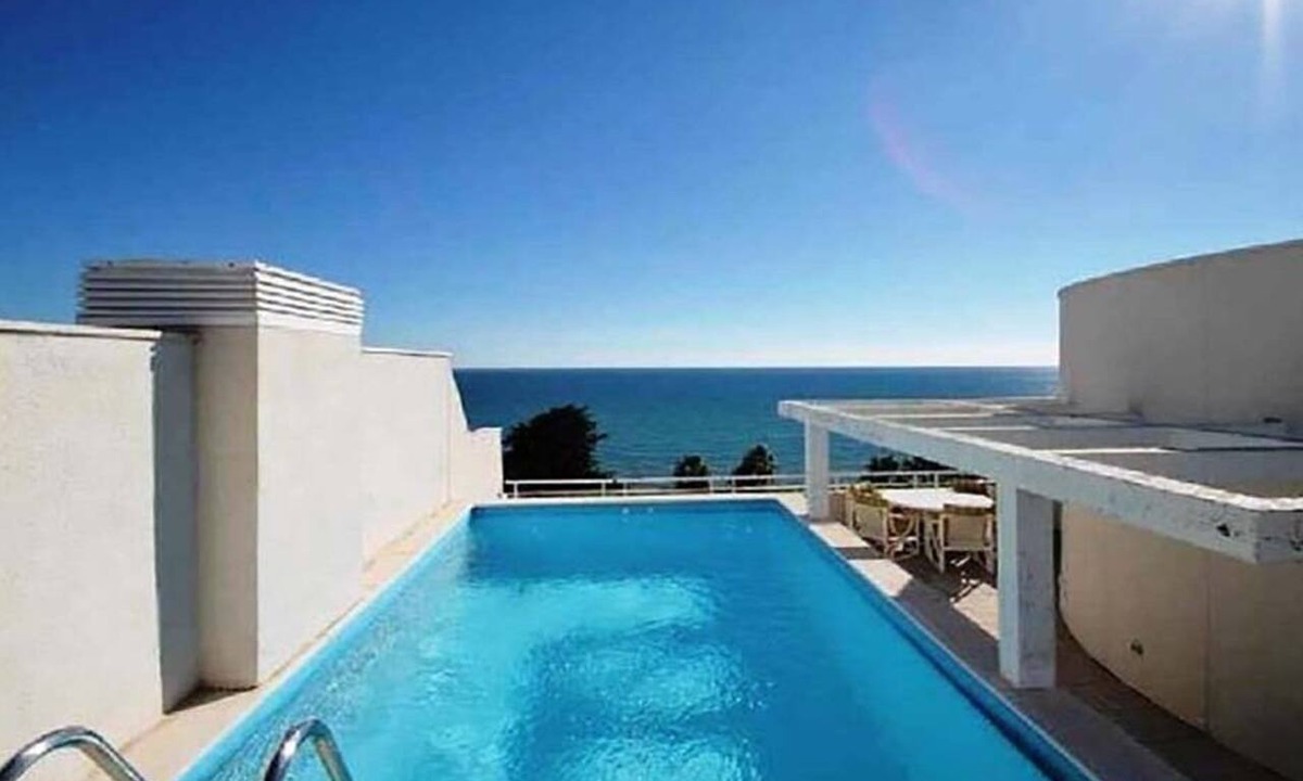 New Golden Mile Apartment | Beautiful penthouse with private rooftop pool right by the sea