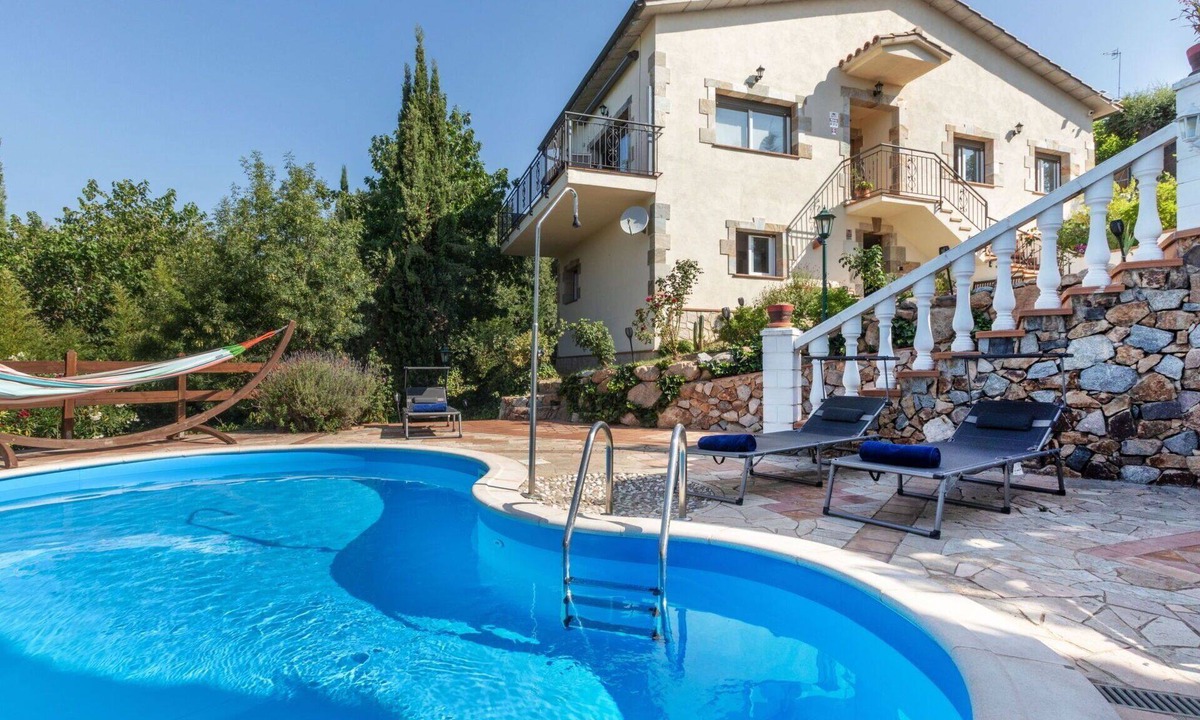 Mas Altaba House | Beautiful private villa for 8 people with WIFI, A/C, private pool, TV and patio