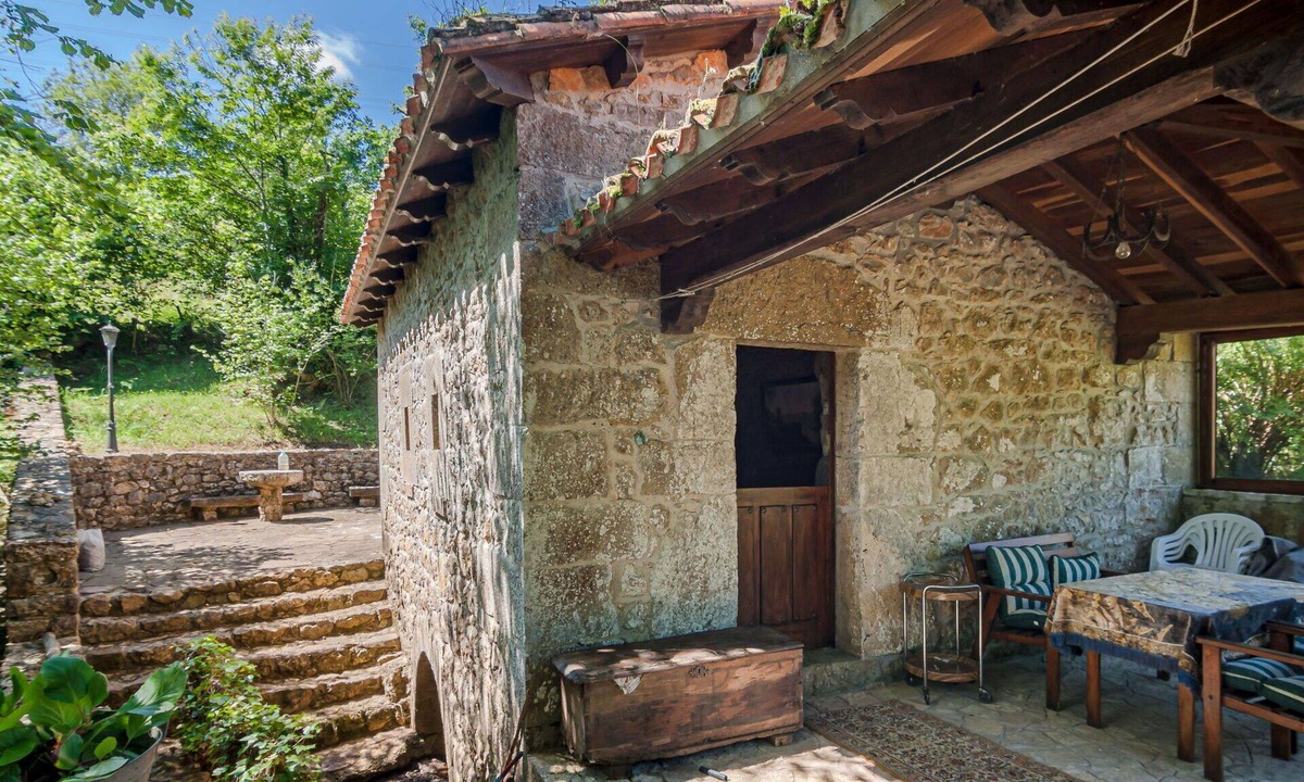 Herrerias House | Beautiful private villa for 2 people with TV, terrace and parking