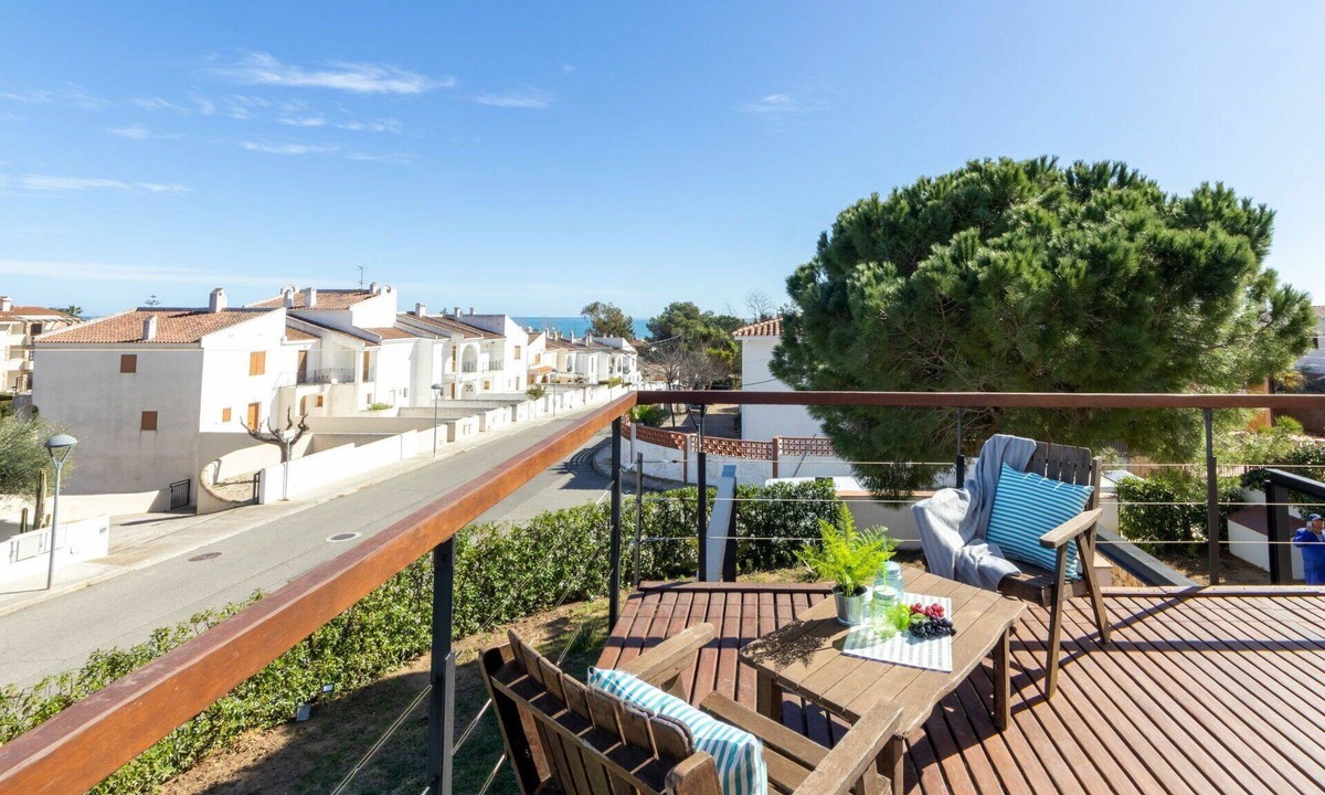 L'Ampolla House | Beautiful private villa for 6 people with WIFI, A/C, private pool, TV, patio and pets allowed