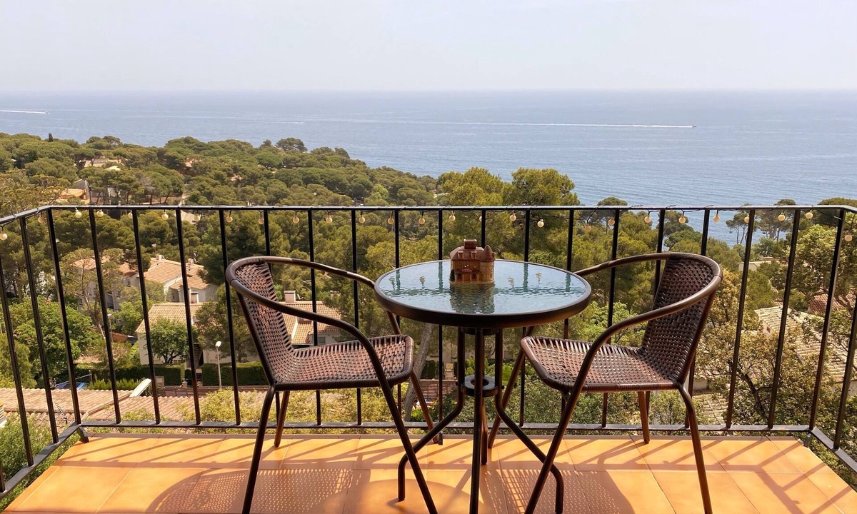 Calella de Palafrugell Apartment | Beautiful studio in Calella de Palafrugell with sea views!