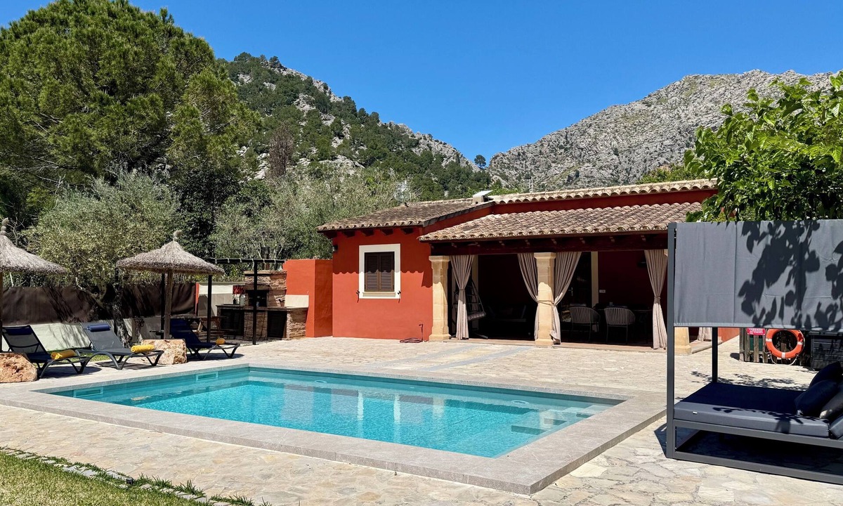 Pollensa Villa | Beautiful Villa With Private Pool near Pollença - Mountain Views, WiFi & AC.