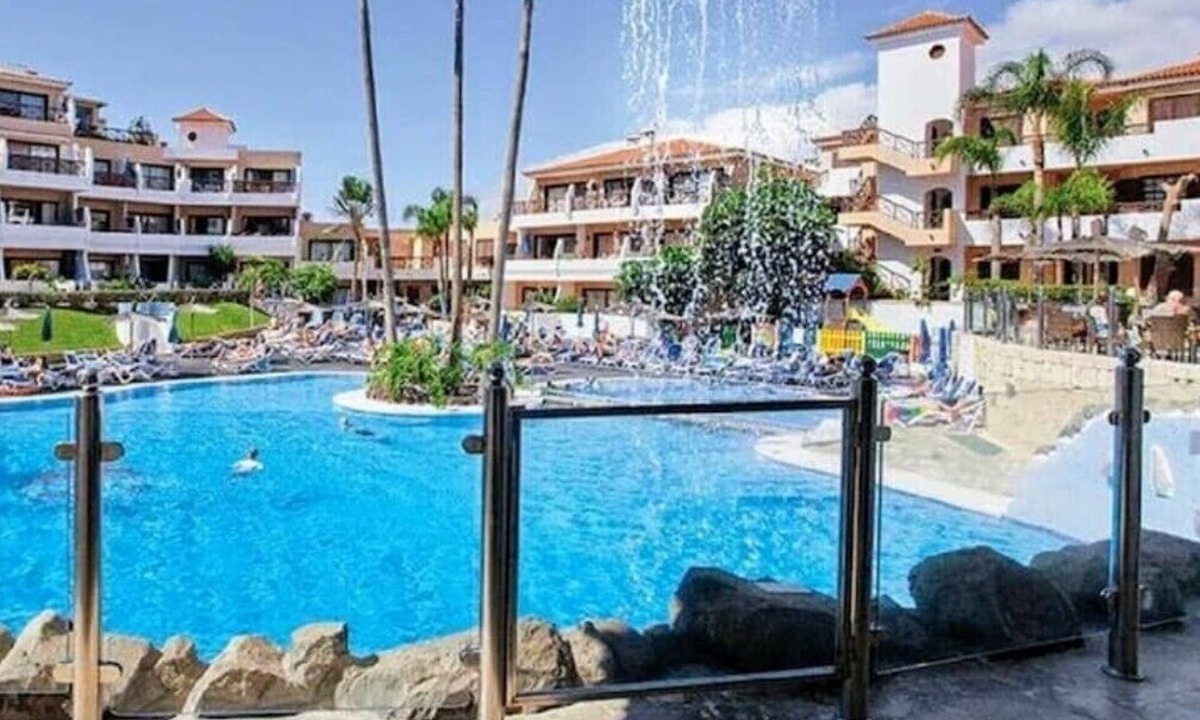 San Miguel de Abona Apartment | Bib's Pool Side Apartment & Ocean View