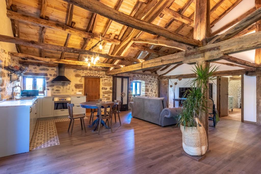 Erandio Apartment | Bilbao Nature with parking by Aston Rentals