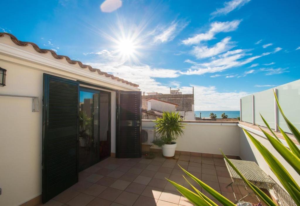 Canet de Mar Apartment | Blue sea apartment