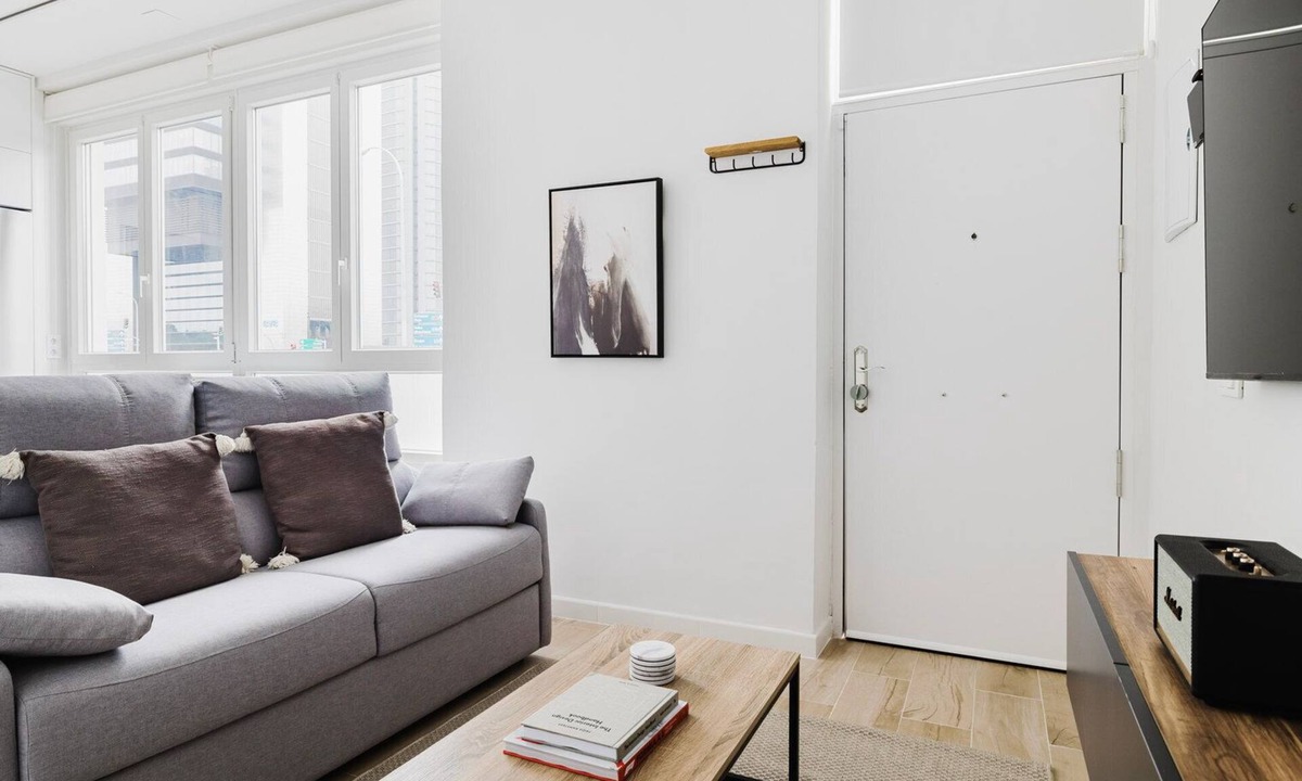 Cotos Apartment | Blueground | Castilla, AC & w/d, nr Retiro