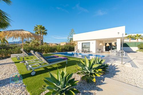 Llano de los Pastores Villa | Brand new Luxury Villa with pool