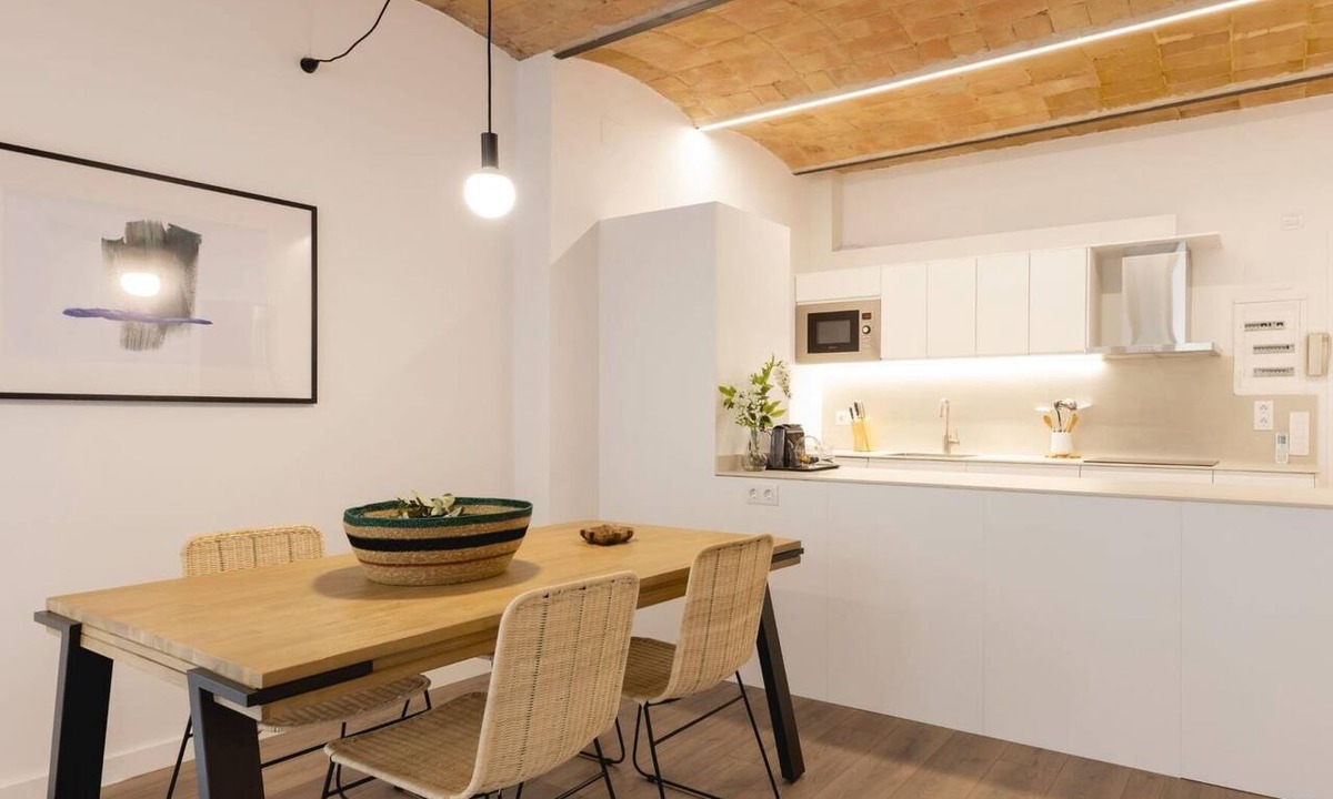 Old Town Apartment | Bravissimo Entresol B, holiday apartment in Girona