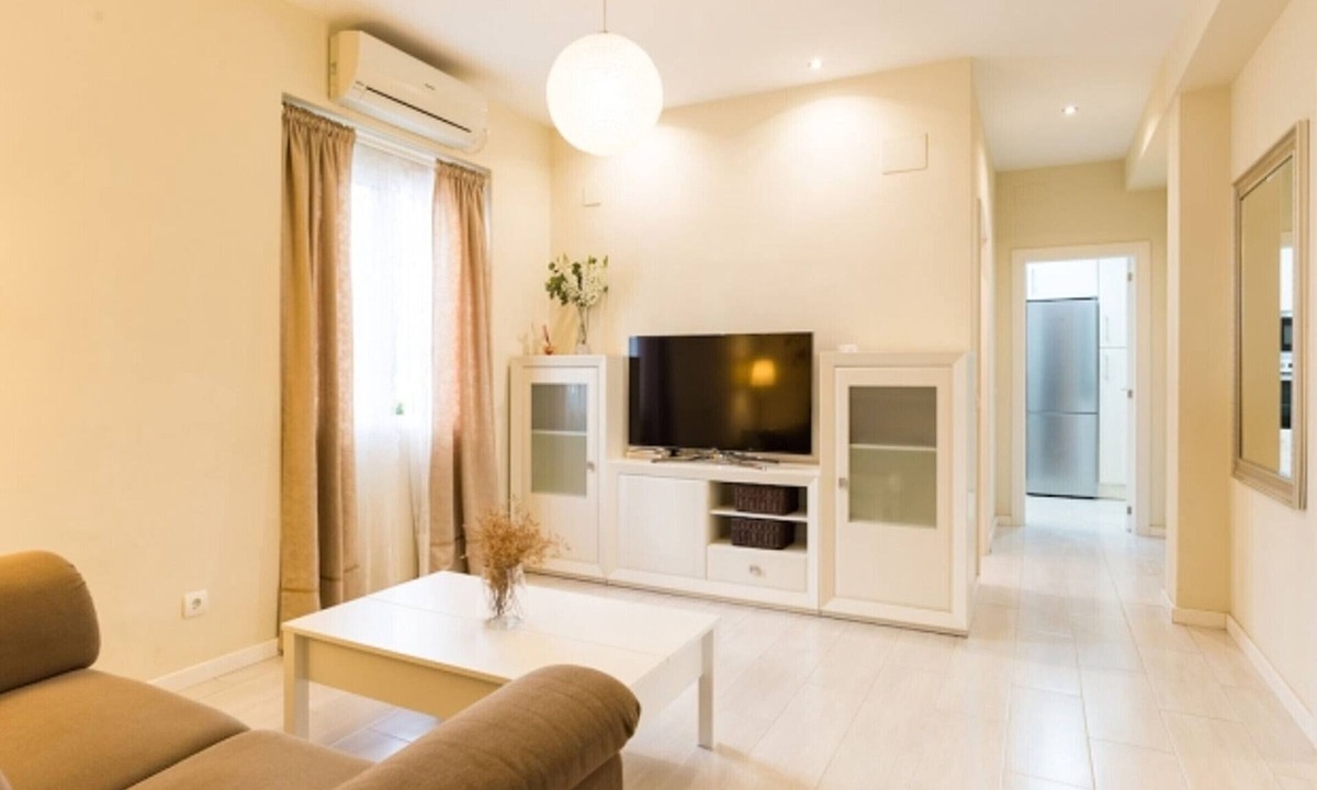 Cruz de Humilladero Apartment | Bright 3-bedroom apartment in the heart of Málaga
