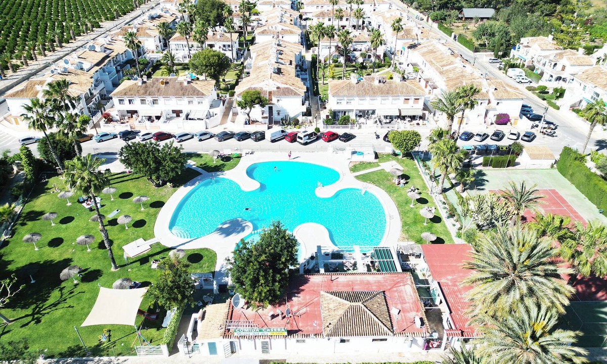 Los Balcones House | Bungalow by the pool with 2 terraces, maximum capacity for 4 people