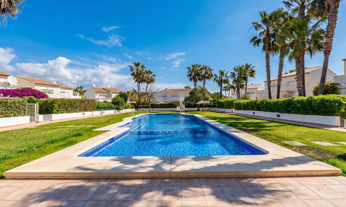 Casas de Torrat Ski Chalet | Bungalow Rental in Calpe: BONITA