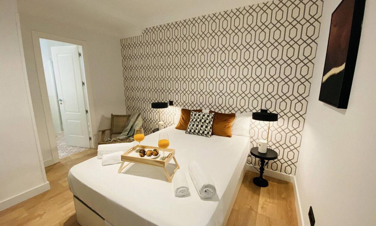 Puerta del Angel Apartment | C Madrid Río Estudio Interior