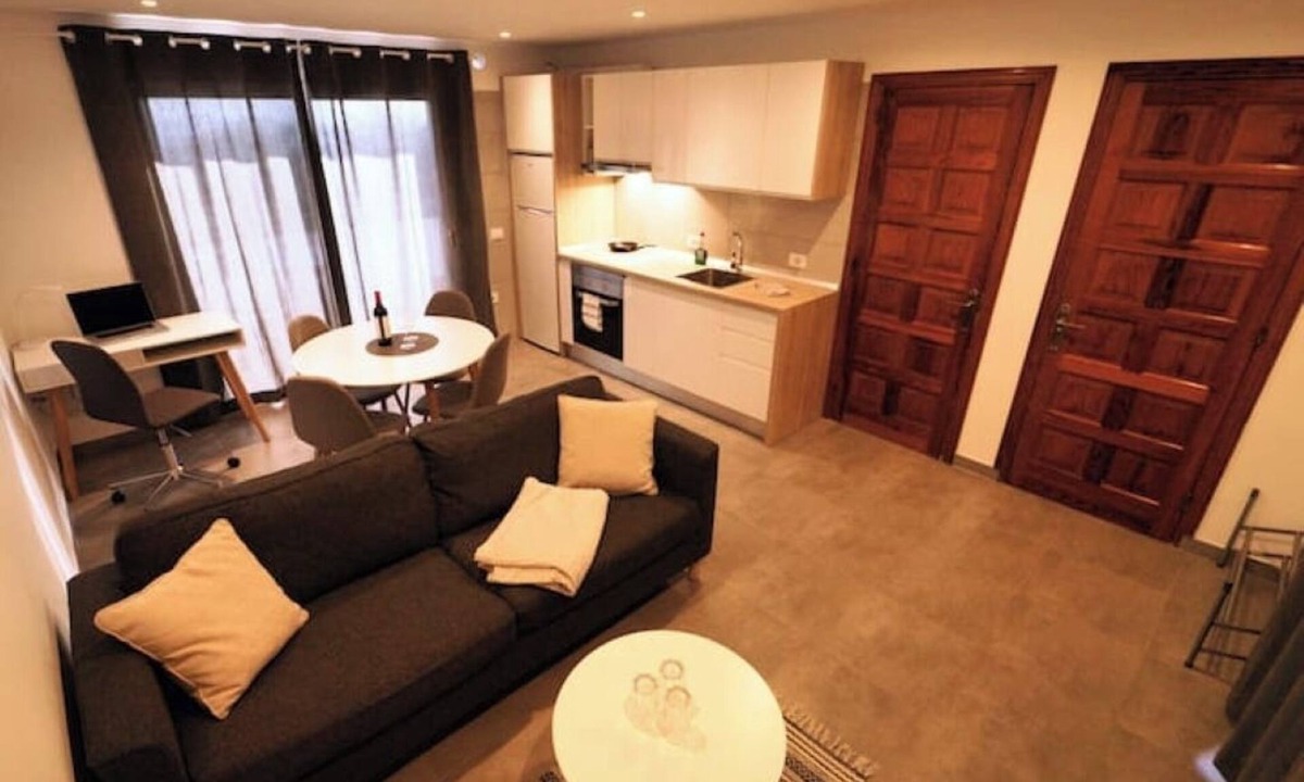Los Gigantes Apartment | "C" Modern stay: sea view!