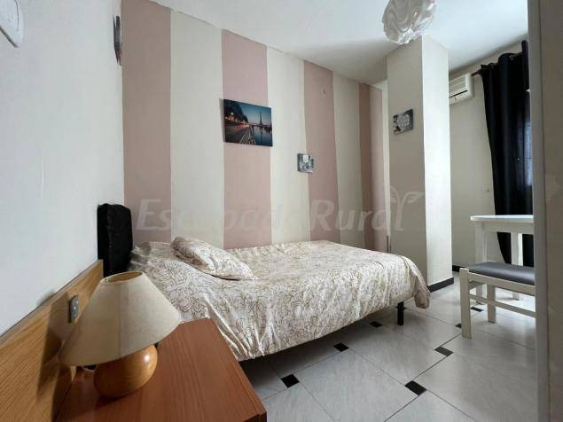Fuentes de Ebro Cottage | Cabin ∙ 17 bedrooms ∙ 1 guest
