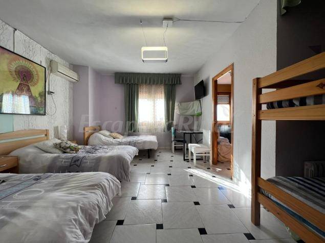 Fuentes de Ebro Cottage | Cabin ∙ 17 bedrooms ∙ 7 guests