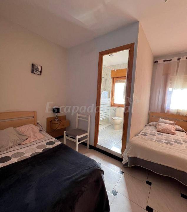 Fuentes de Ebro Cottage | Cabin ∙ 17 bedrooms ∙ 3 guests