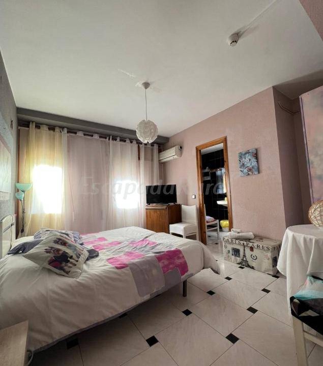 Fuentes de Ebro Cottage | Cabin ∙ 17 bedrooms ∙ 3 guests