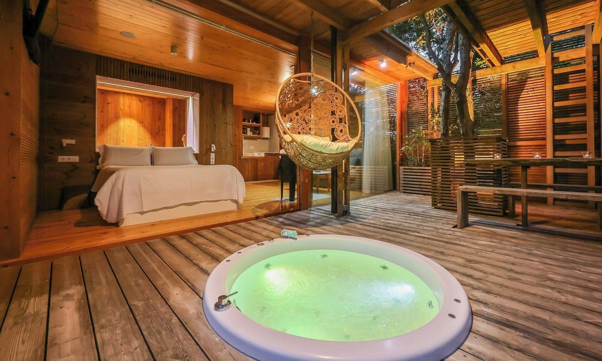 Rates House | Cabin with rooftop and jacuzzi in Galician forest