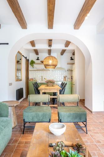 Berga Apartment | Cal Moline Arrels - Refugio rural de diseño en el Berguedà