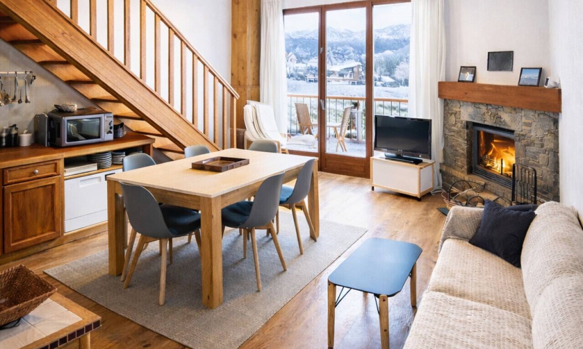 Palau-de-Cerdagne Apartment | CaL QuEROL Palau, parking, fútbol i tennis
