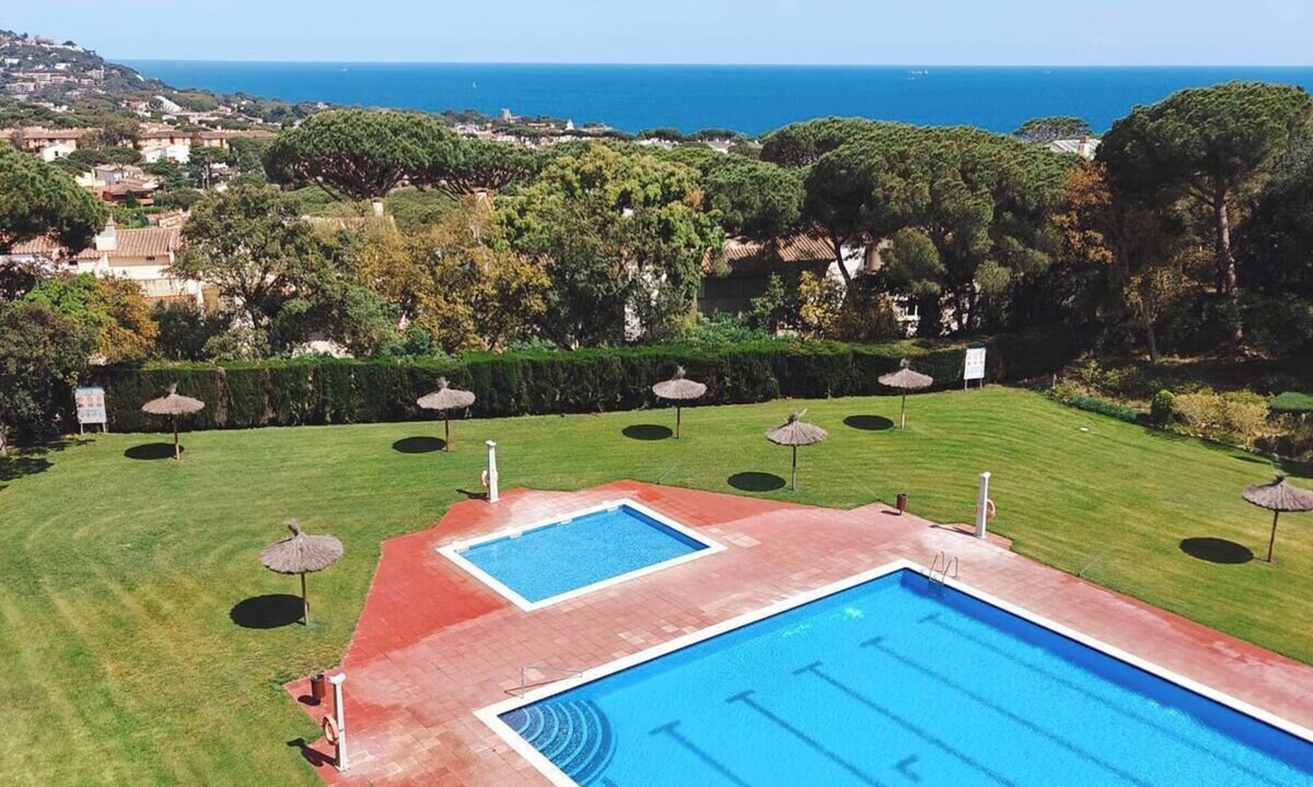 Calella de Palafrugell Apartment | Calella de Palafrugell Sea View Apt | Pool Terrace - Tennis