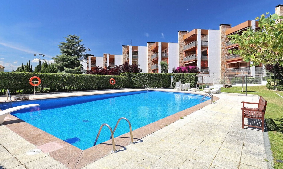 Roses Town Center Apartment | CAN PARRAMON PISCINE TENNIS ROSES