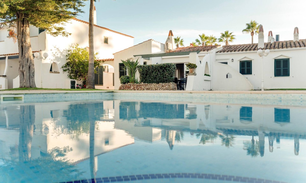 Cala'n Bosch Apartment | Can Xala - Flat with a swimming pool near the sea