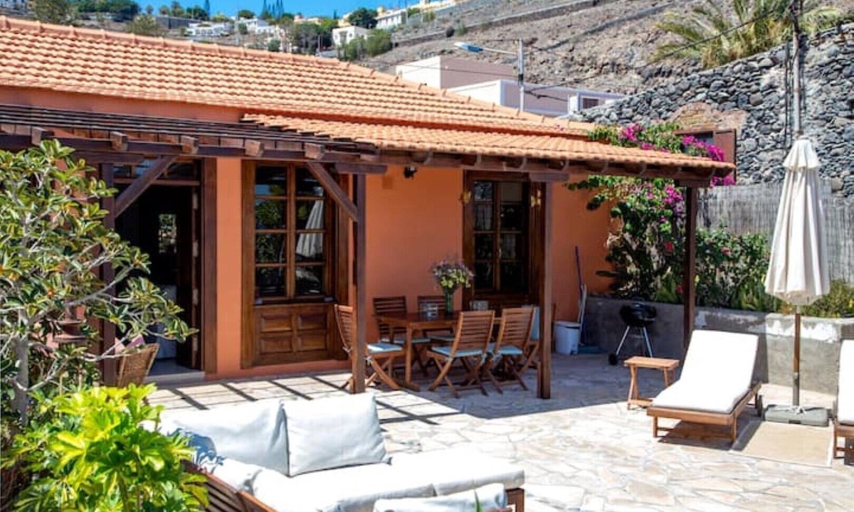 Playa de Santiago Villa | Casa Albersequi - Oceanfront