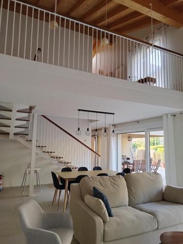Treceno House | Casa Anida en Hualle